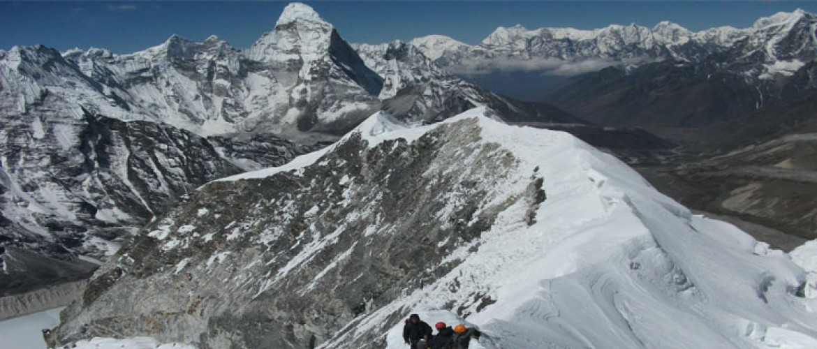 Island Peak Summit via Chhukung